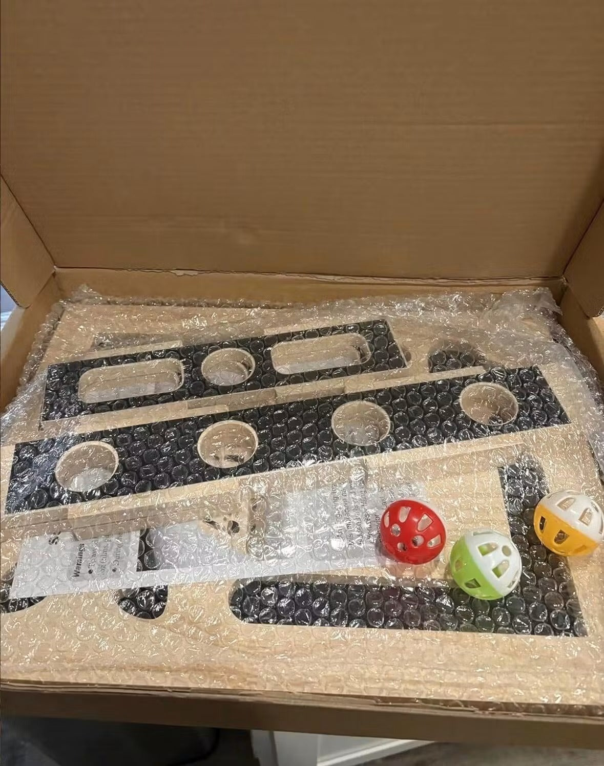 Cat scratch box